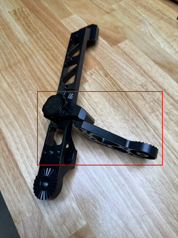 Perspective Bracket for LVS42/44 Rail with the knob and bracket highlighted